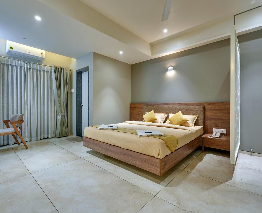 Hotel Swamini Kolhapur Exterior photo