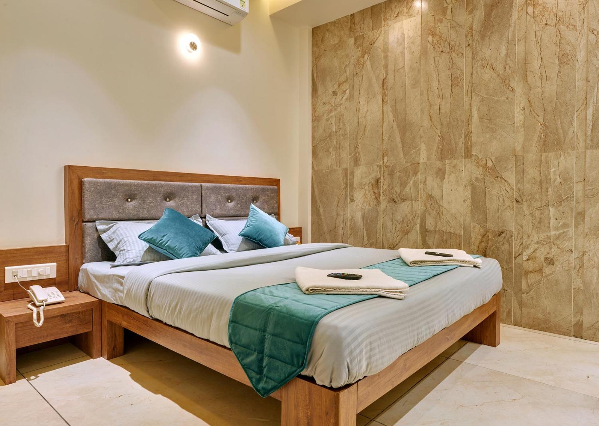 Hotel Swamini Kolhapur Exterior photo